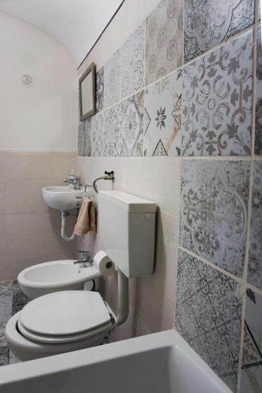 דירות בארי Blue Courtyard Not Valid מראה חיצוני תמונה